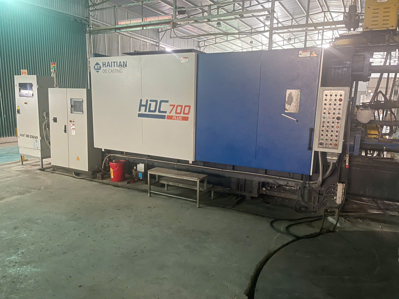 Máy đúc áp lực nhôm HDC 700