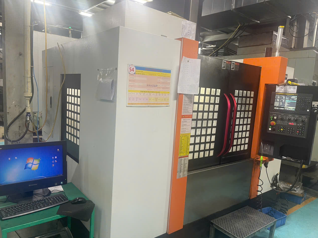 Máy phay CNC VCM-850